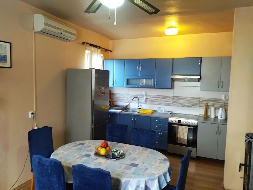 Apartment In Nin With Terrace, Air Conditioning, Wi-Fi Ngoại thất bức ảnh